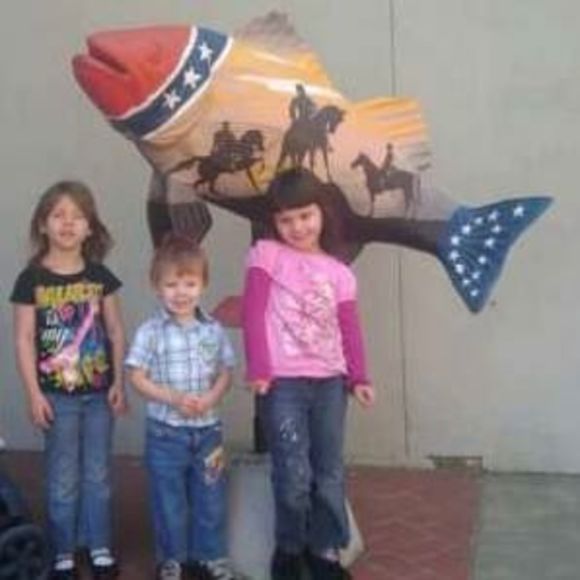 Meet your Posher, Melissa - Picture 1 of 1